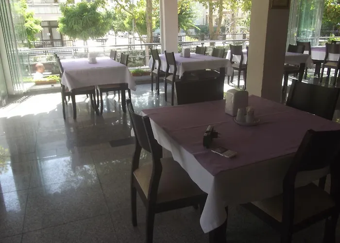 Uygulama Oteli̇ Otel *